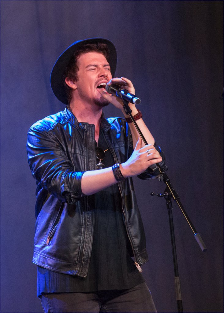 Charles Naude - Sing your heart out